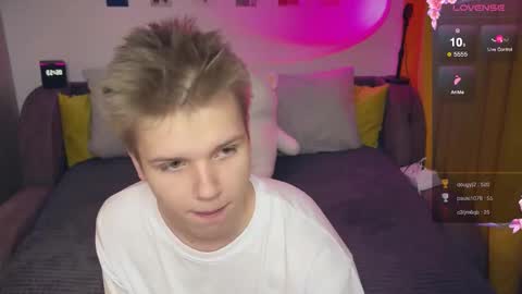 Arthur online show from February 3, 2:53 am