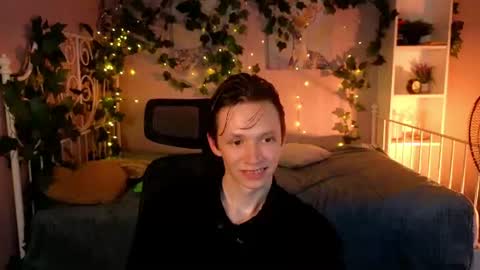 MEVERIK OUSHEN online show from June 16, 2:36 am