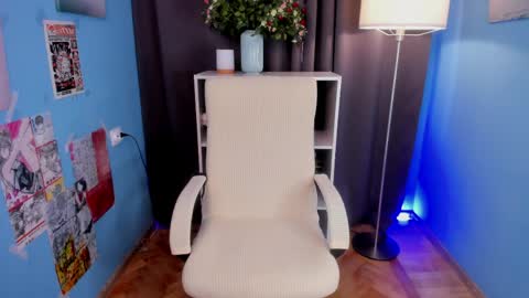 MEVERIK OUSHEN online show from April 8, 1:53 pm