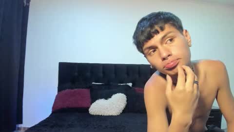 Snapshot of mhatias_ chatting on October 8, 2:05 am MATHIAS online show from October 8, 2:05 am