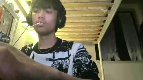 hyde online show from February 25, 12:14 am