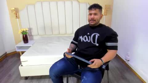 MICHAEL online show from November 28, 8:00 pm