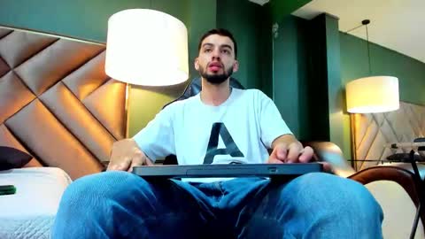 Snapshot of michael_magno chatting on October 16, 8:50 pm Michael Stevens online show from October 16, 8:50 pm