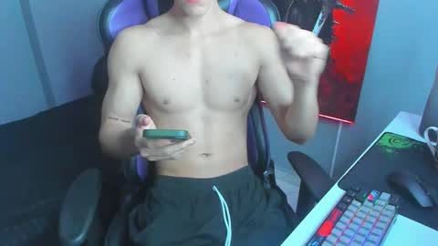 Snapshot of michael_twink18 chatting on October 10, 4:17 am Michael online show from October 10, 4:17 am