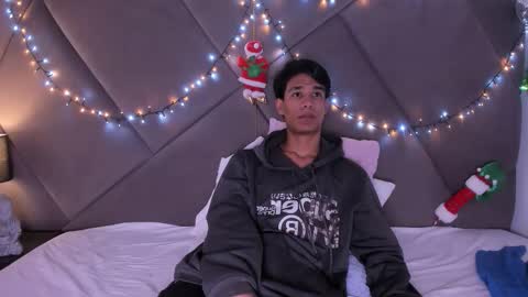 michael_vidal online show from November 13, 9:41 pm