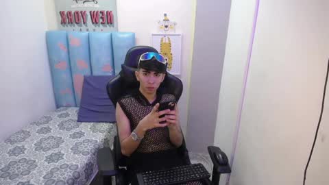 MICHEAL online show from April 8, 4:35 am