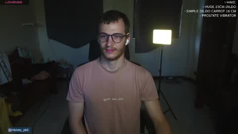 Mickey online show from December 14, 1:50 am