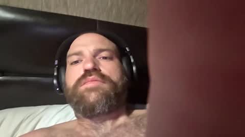 Snapshot of mickeybobby6969 chatting on October 29, 9:12 am mickeybobby6969 online show from October 29, 9:12 am