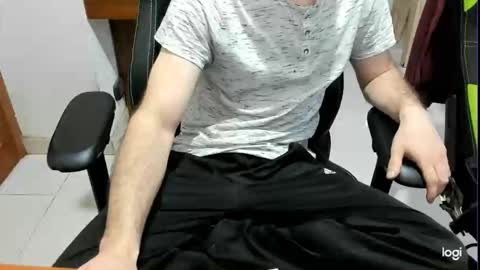 microfama00 online show from April 5, 4:58 pm