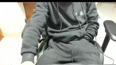 microfama00 online show from March 28, 7:03 pm