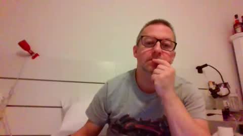 Snapshot of middleton2021 chatting on October 11, 6:12 pm middleton2021 online show from October 11, 6:12 pm