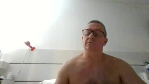 Snapshot of middleton2021 chatting on October 3, 1:10 am middleton2021 online show from October 3, 1:10 am