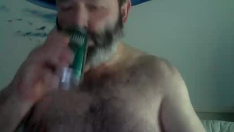 Snapshot of midhir chatting on December 31, 4:25 pm kike online show from December 31, 4:25 pm