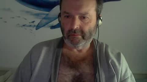 Snapshot of midhir chatting on January 2, 4:56 pm kike online show from January 2, 4:56 pm