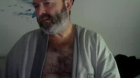 Snapshot of midhir chatting on December 21, 4:25 pm kike online show from December 21, 4:25 pm