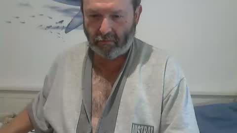 Snapshot of midhir chatting on January 13, 4:51 pm kike online show from January 13, 4:51 pm