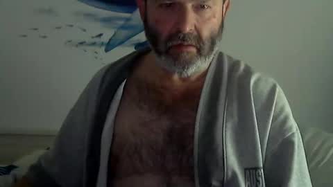 Snapshot of midhir chatting on January 14, 4:08 pm kike online show from January 14, 4:08 pm