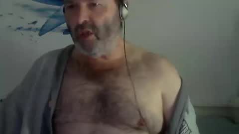 Snapshot of midhir chatting on January 3, 5:31 pm kike online show from January 3, 5:31 pm