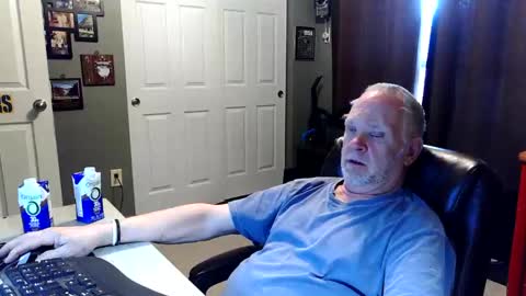 midwestdad09 online show from April 24, 7:05 pm