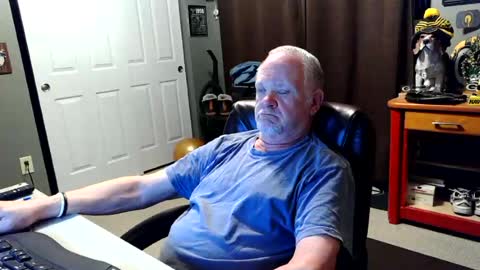 midwestdad09 online show from June 22, 6:08 am