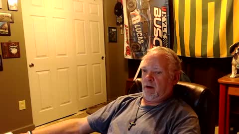 Snapshot of midwestdad09 chatting on September 28, 10:02 am midwestdad09 online show from September 28, 10:02 am