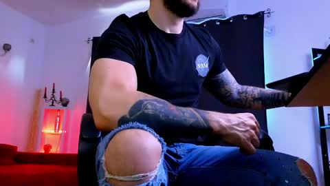 MightyAaron online show from April 26, 4:10 am