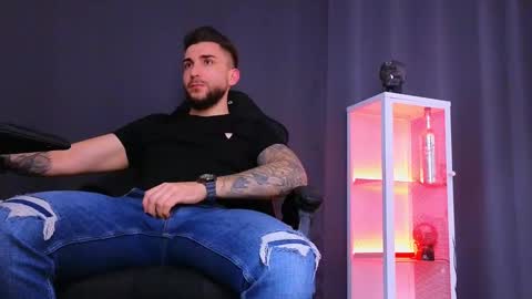 Snapshot of mightyaaron chatting on February 16, 5:59 pm MightyAaron online show from February 16, 5:59 pm