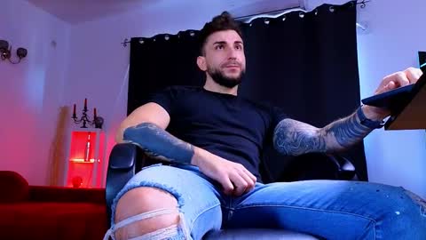 MightyAaron online show from October 22, 7:45 am