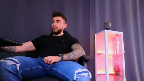 Snapshot of mightyaaron chatting on March 3, 8:01 am MightyAaron online show from March 3, 8:01 am