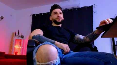 MightyAaron online show from April 19, 1:27 am