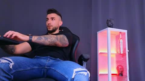 Snapshot of mightyaaron chatting on February 20, 2:57 pm MightyAaron online show from February 20, 2:57 pm