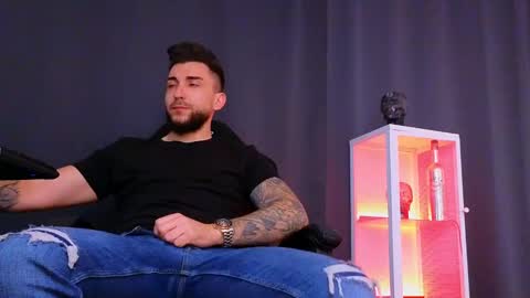Snapshot of mightyaaron chatting on February 4, 4:05 am MightyAaron online show from February 4, 4:05 am
