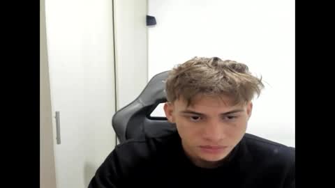 Snapshot of miguel_hz chatting on October 13, 9:54 pm Miguel Hernandez online show from October 13, 9:54 pm