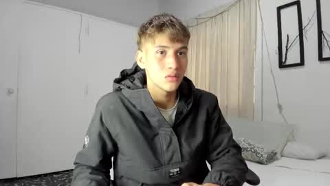 Snapshot of miguel_hz chatting on March 7, 8:55 pm Miguel Hernandez online show from March 7, 8:55 pm