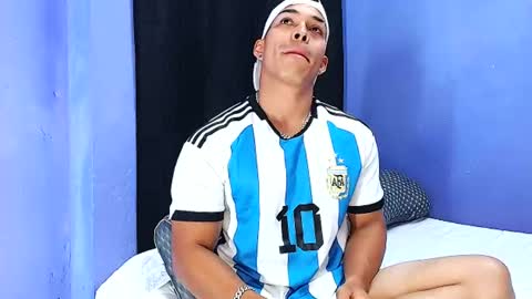 miguell_magnoo online show from June 13, 2:37 pm