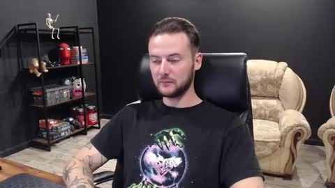 Snapshot of mihasikd chatting on October 15, 5:53 pm Misha Winchester online show from October 15, 5:53 pm