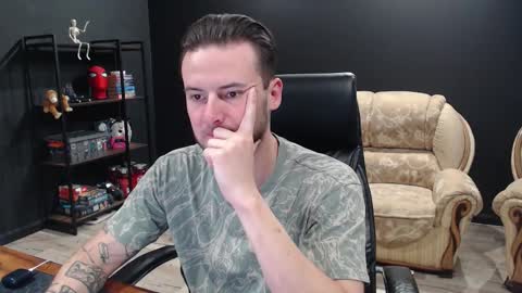 Snapshot of mihasikd chatting on October 28, 9:12 am Misha Winchester online show from October 28, 9:12 am