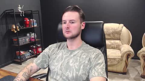 Snapshot of mihasikd chatting on October 29, 3:37 pm Misha Winchester online show from October 29, 3:37 pm