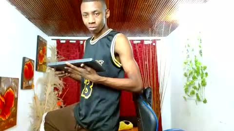 milo online show from March 18, 8:56 pm