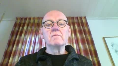 Snapshot of mik116 chatting on February 3, 10:58 am mik online show from February 3, 10:58 am