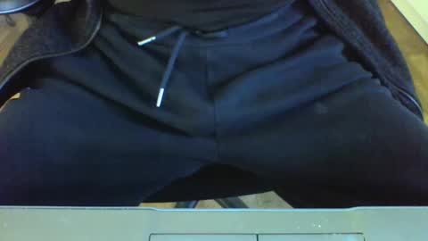 Snapshot of mik116 chatting on January 31, 10:52 am mik online show from January 31, 10:52 am