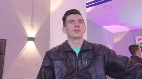 mikael online show from April 18, 4:36 am