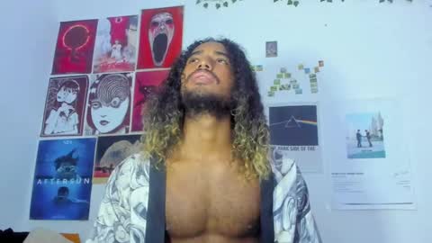 mike__thomson_ online show from December 18, 2:21 am