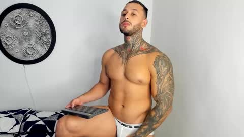 Mike Belle online show from February 7, 2:51 am