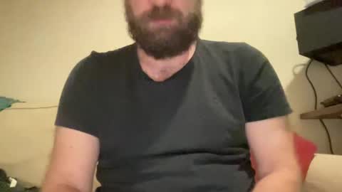 Snapshot of mike_berlin1 chatting on December 8, 1:35 am MIke online show from December 8, 1:35 am