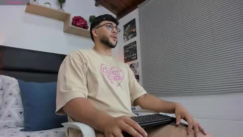  MIKE FOXXX online show from February 3, 3:59 am