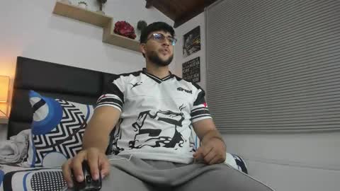  MIKE FOXXX online show from February 12, 1:28 pm