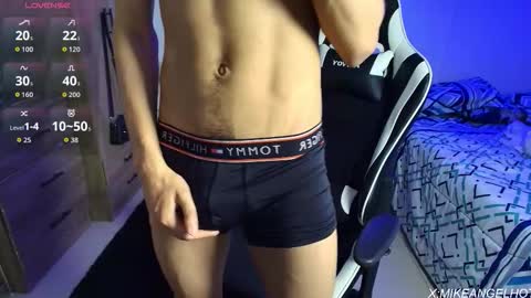 Mike Pineapple online show from February 27, 4:35 am