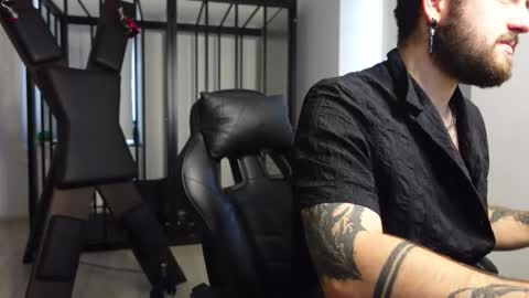 Snapshot of mike_platano chatting on October 18, 2:55 pm MIKE PLATANO online show from October 18, 2:55 pm