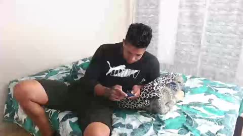Snapshot of mike_rolly chatting on January 5, 1:24 am Enrique Rolly online show from January 5, 1:24 am